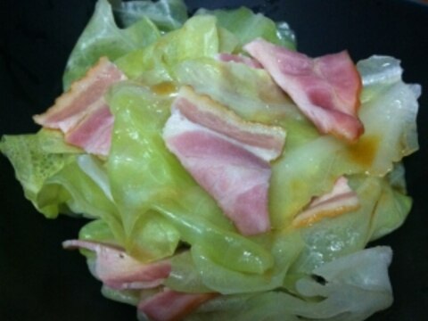 完成!美味しい♡キャベツとベーコンの蒸しサラダ
